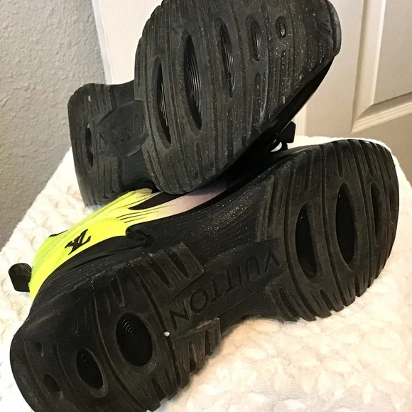 Louis Vuitton Shoes - Picture 11 of 12